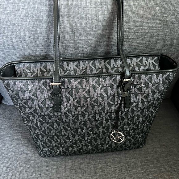 NWT MICHAEL KORS JET SET CHARM TOP ZIP TOTE HANDBAG - Picture 2 of 7